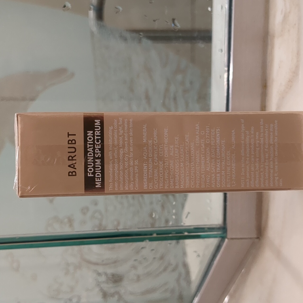 Skin Correcting Foundation - Picture 2 of 4